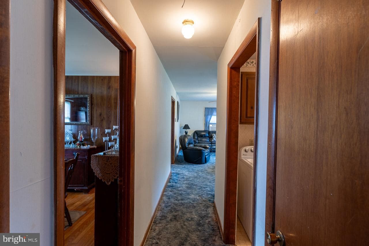 304 Collins Avenue photo 17