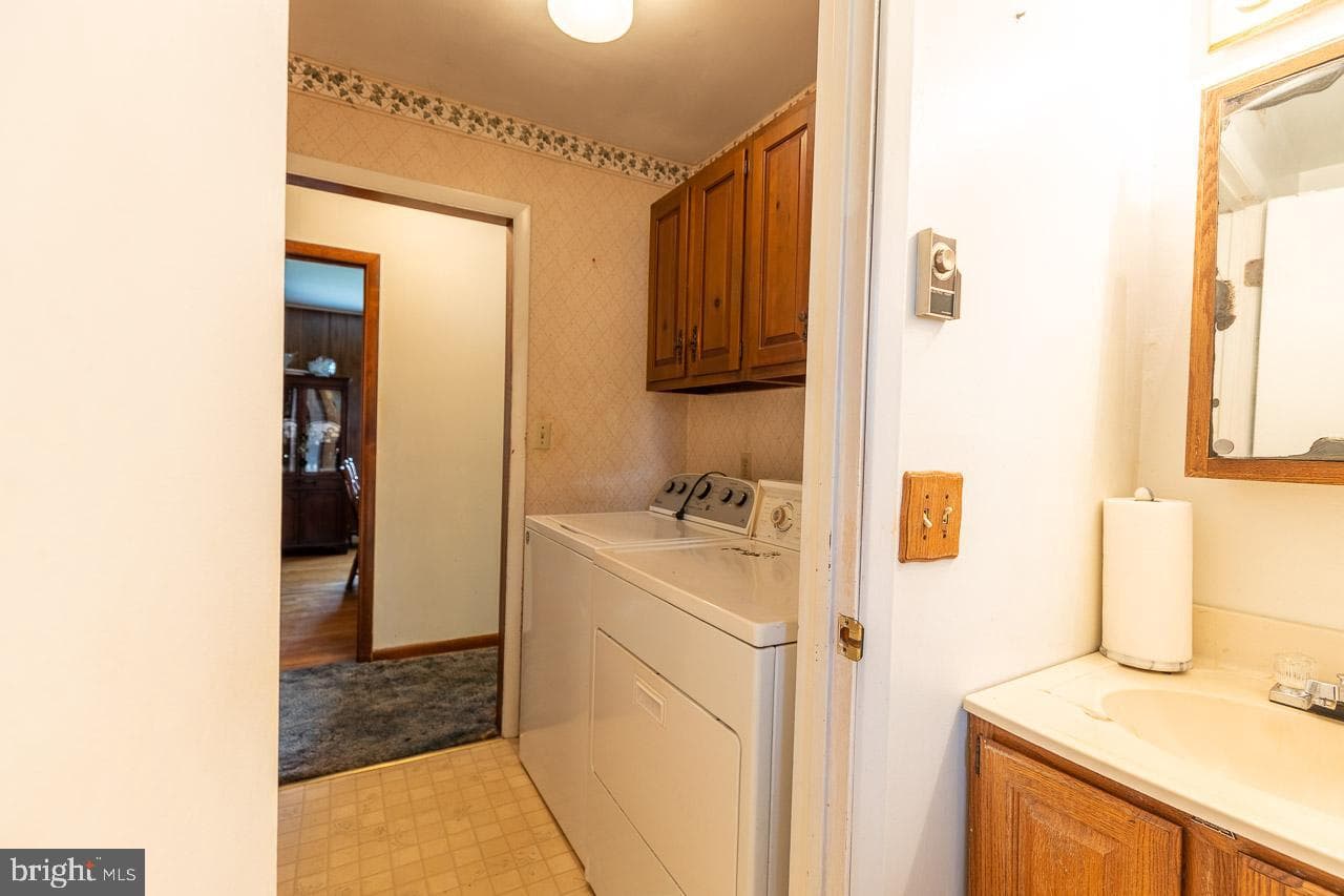304 Collins Avenue photo 22
