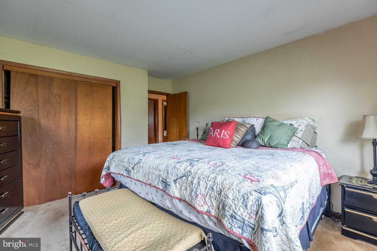 304 Collins Avenue photo 30