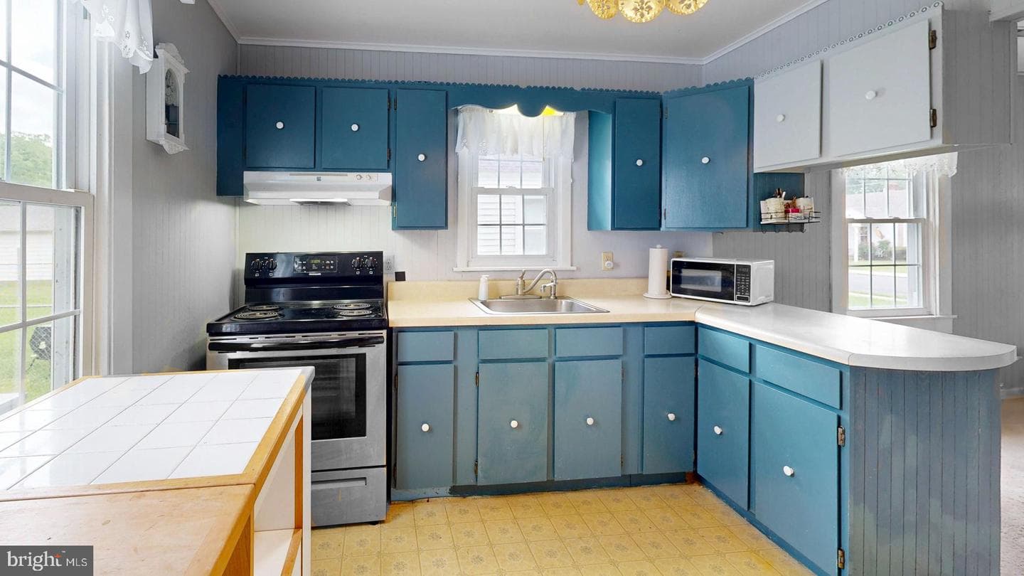 1105 Holland Avenue photo 10