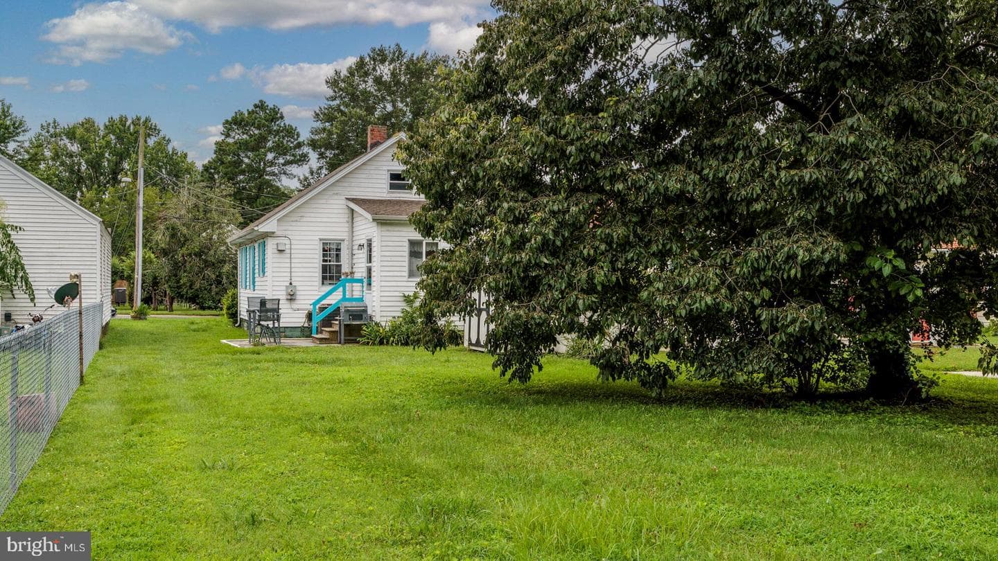 1105 Holland Avenue photo 5