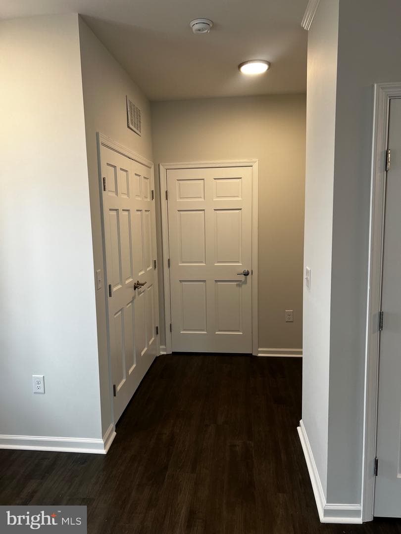634 Douglas Street photo 14