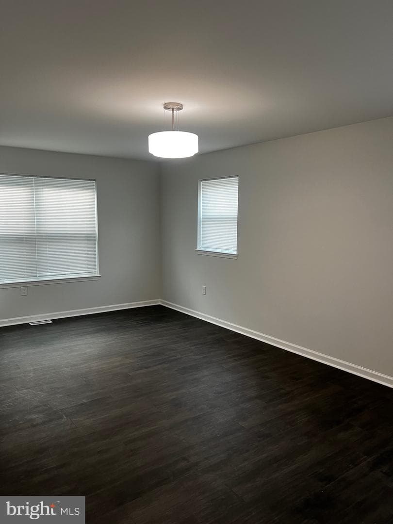 634 Douglas Street photo 25