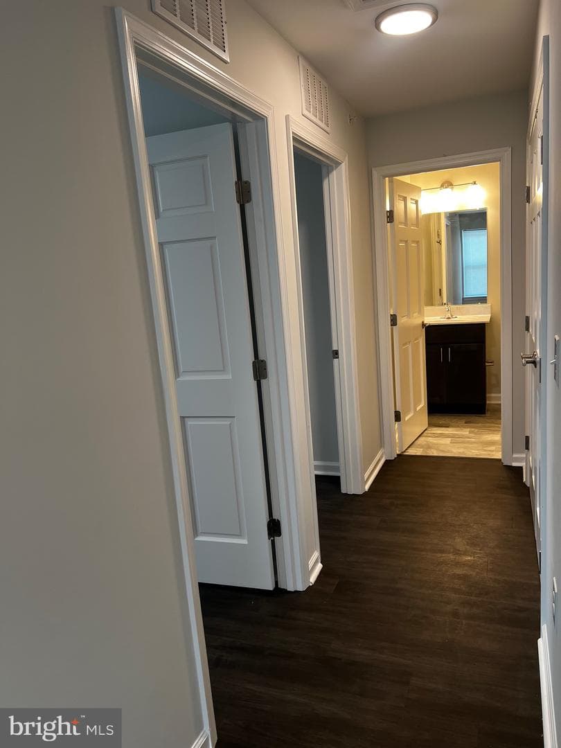 634 Douglas Street photo 30
