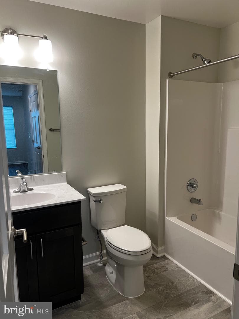634 Douglas Street photo 36