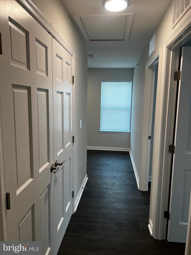 634 Douglas Street photo 38