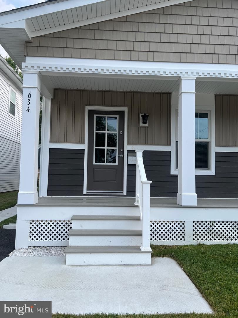 634 Douglas Street photo 40
