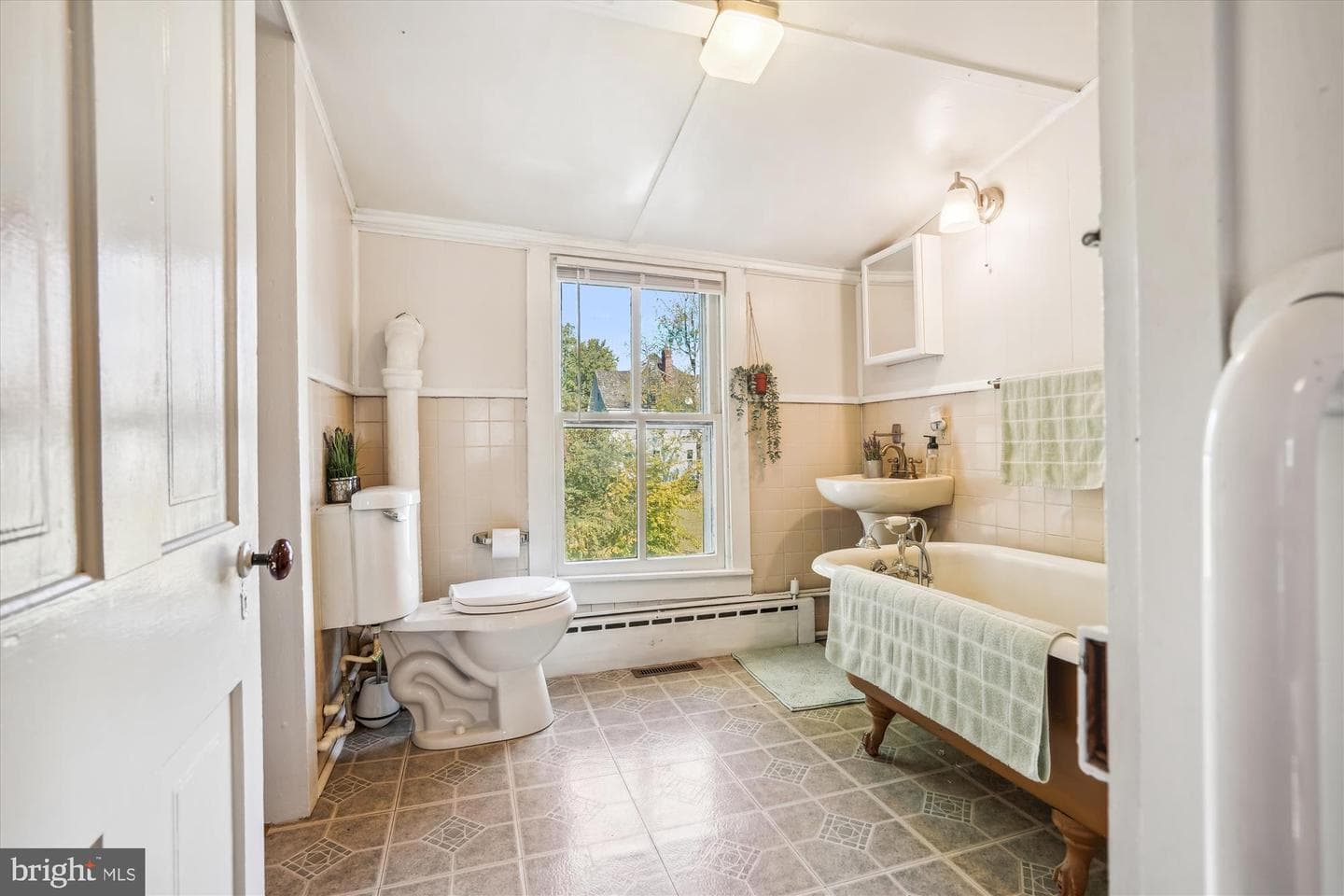 817 Locust Street photo 12