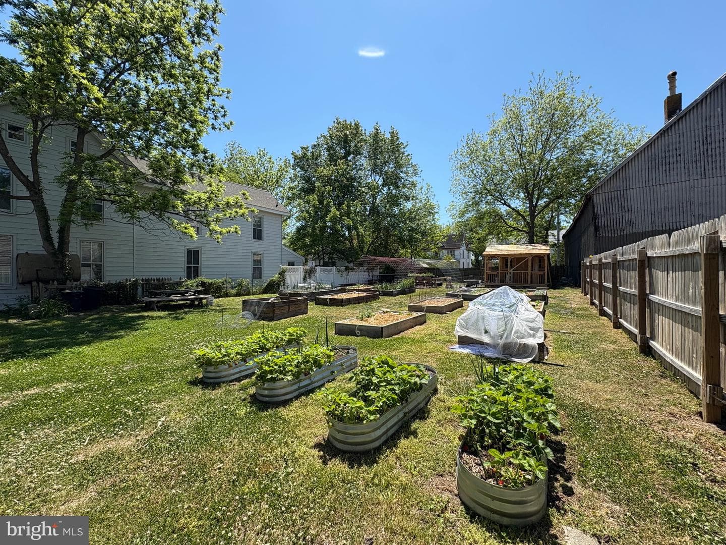 817 Locust Street photo 33