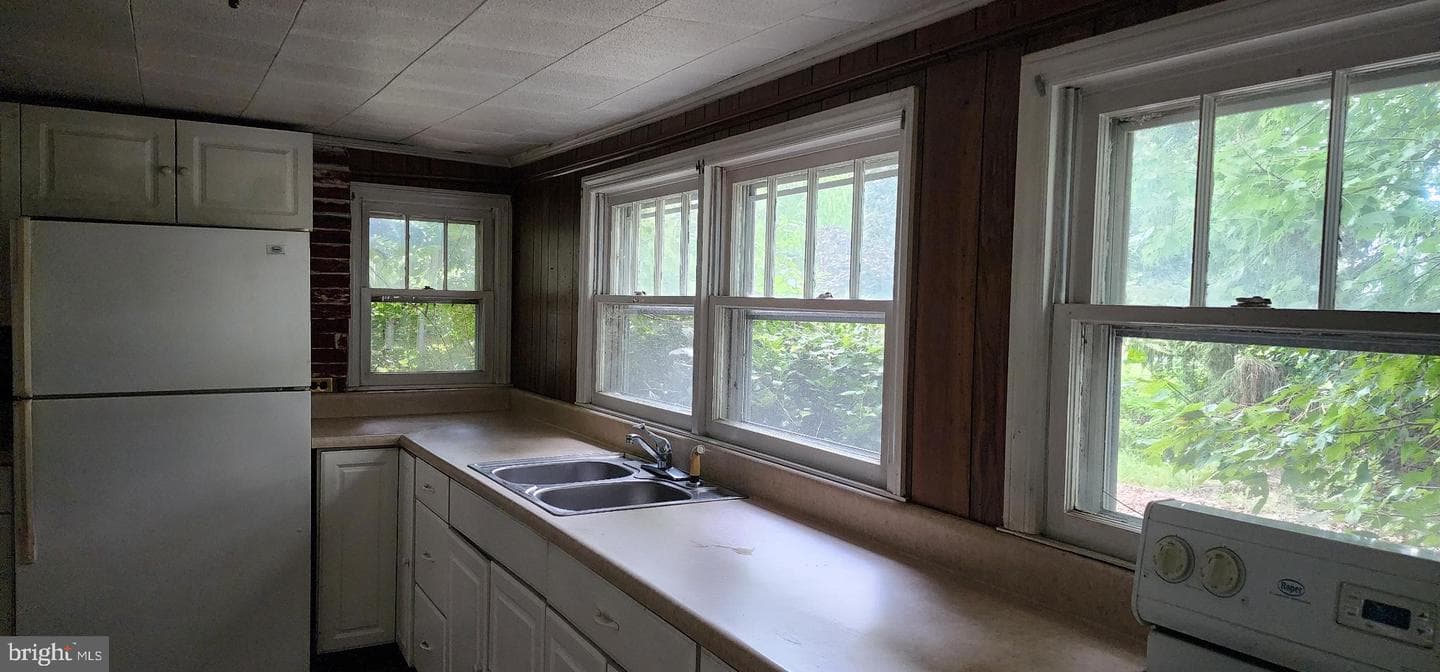 3861 Vincent Road photo 8