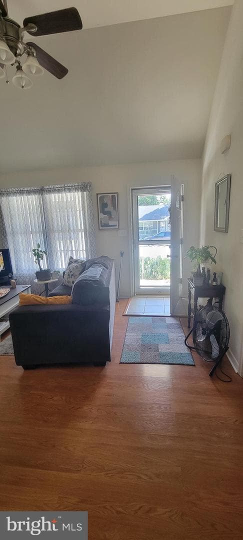 825 Ames Court photo 6