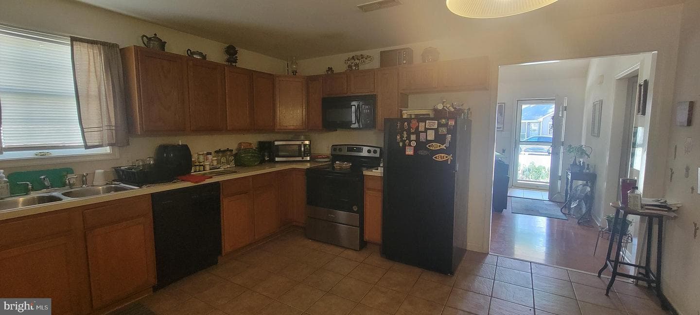 825 Ames Court photo 8