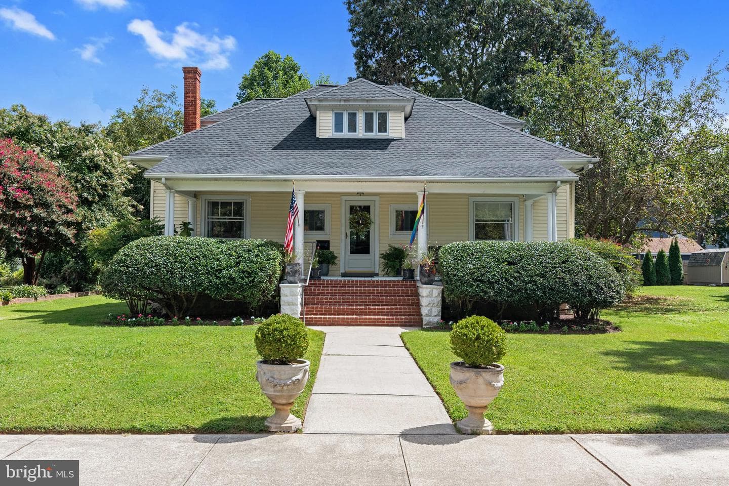 306 Oakley Street photo 2