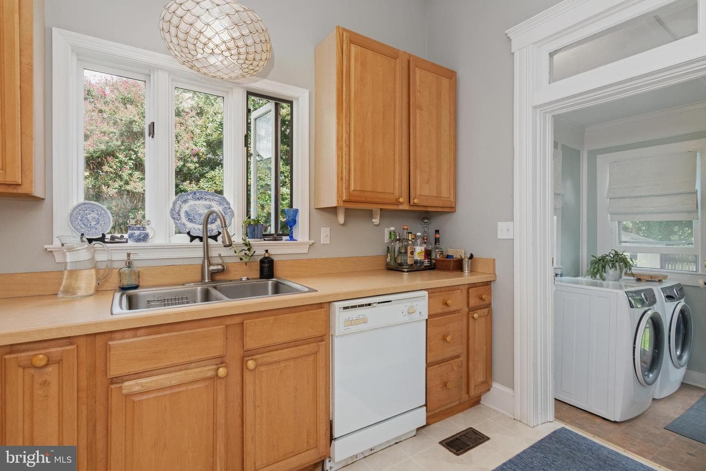 306 Oakley Street photo 27