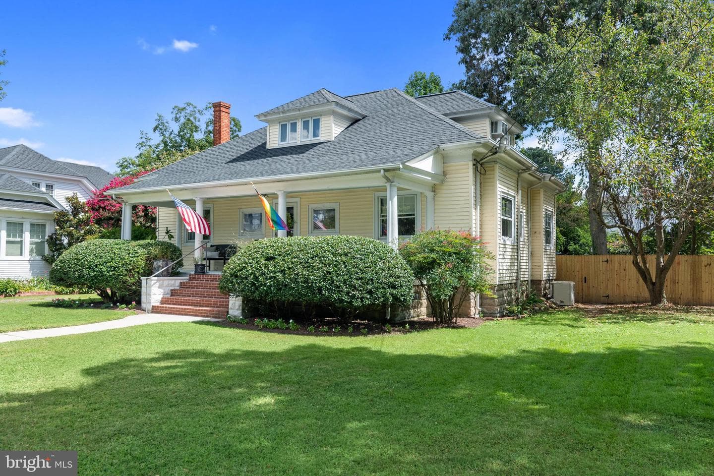 306 Oakley Street photo 4