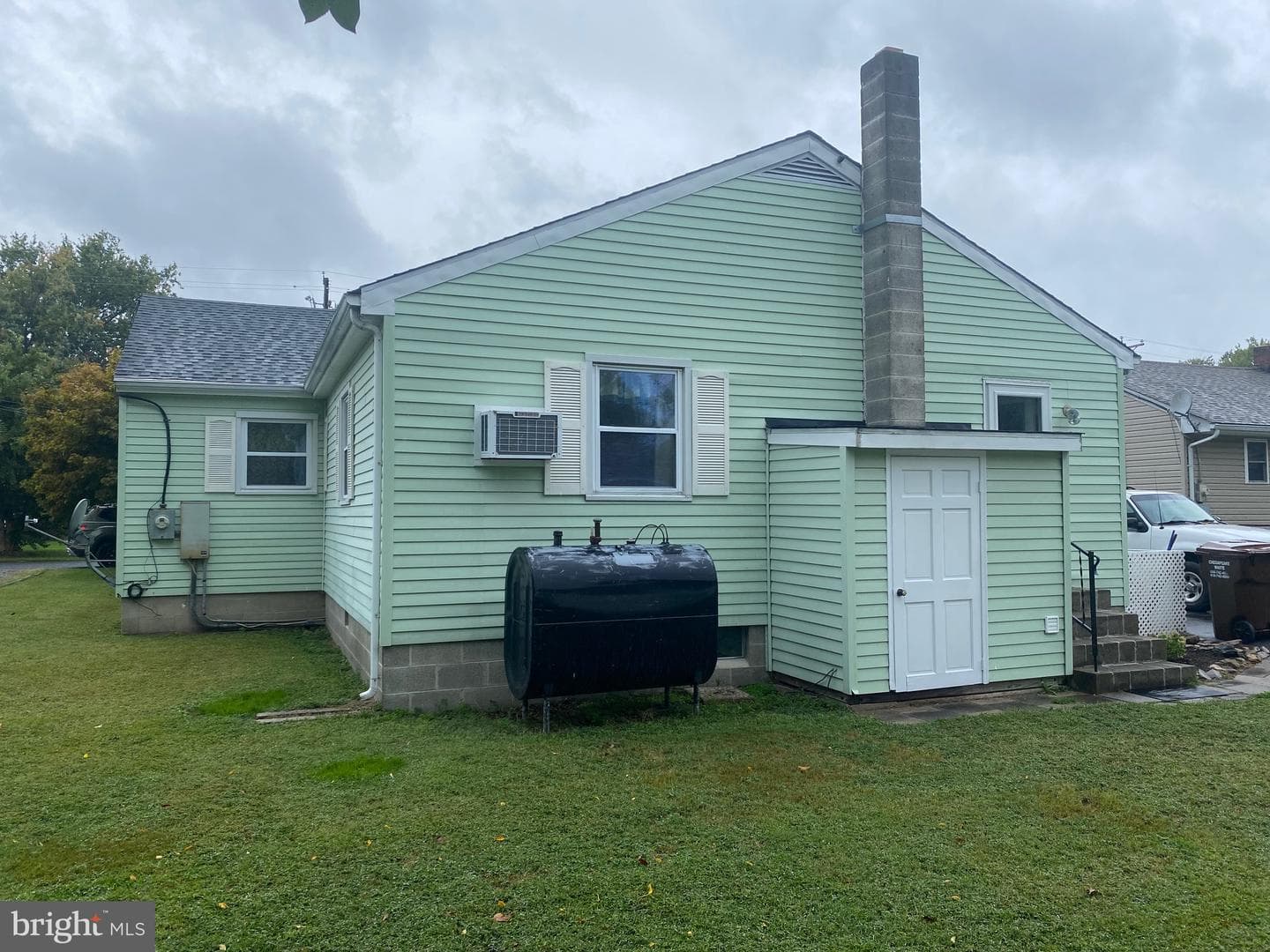 302 Nathans Avenue photo 19