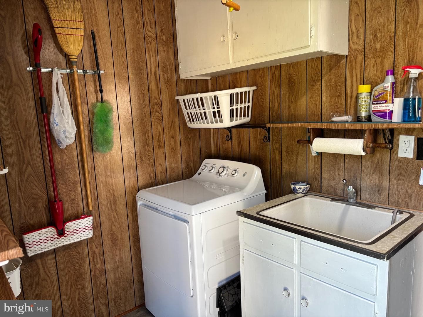 302 Nathans Avenue photo 38