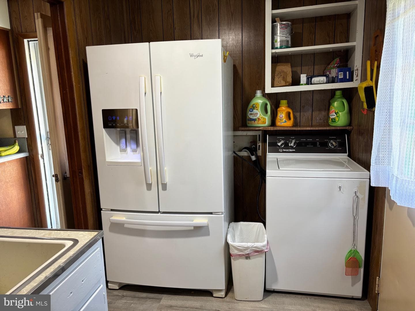302 Nathans Avenue photo 39