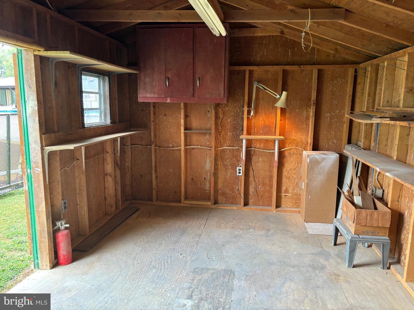 302 Nathans Avenue photo 42