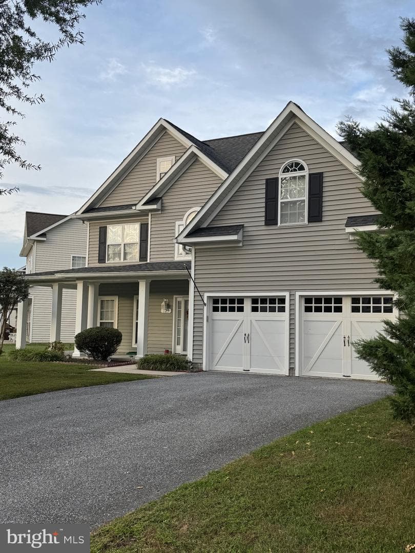 123 Teal Lane photo 2