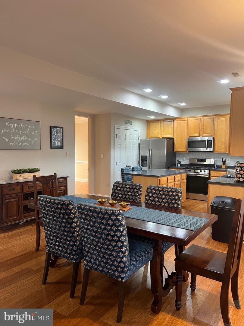 123 Teal Lane photo 32