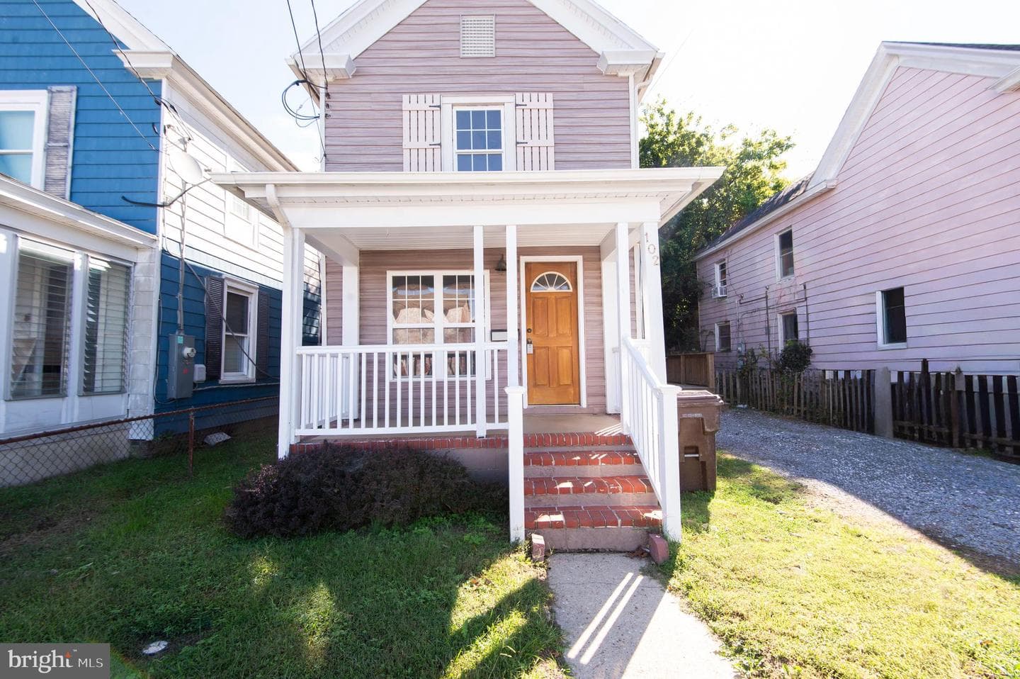 102 Hayward photo 1
