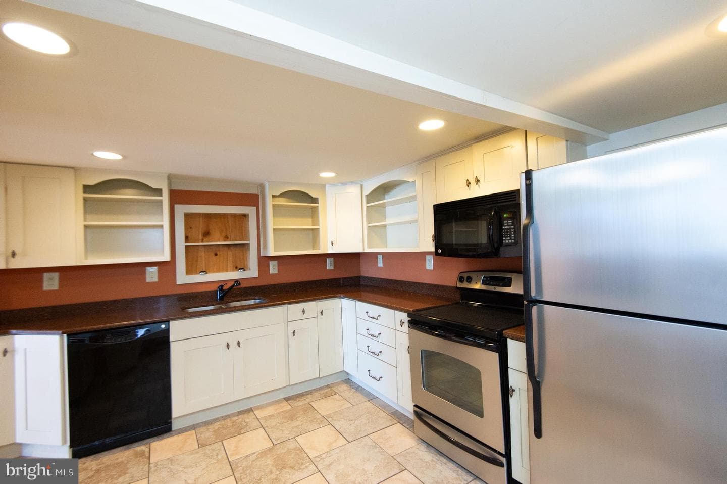 102 Hayward photo 12