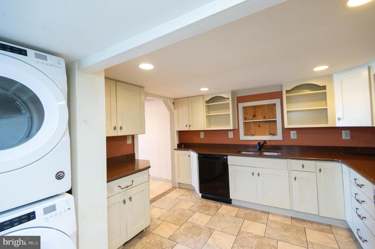 102 Hayward photo 13