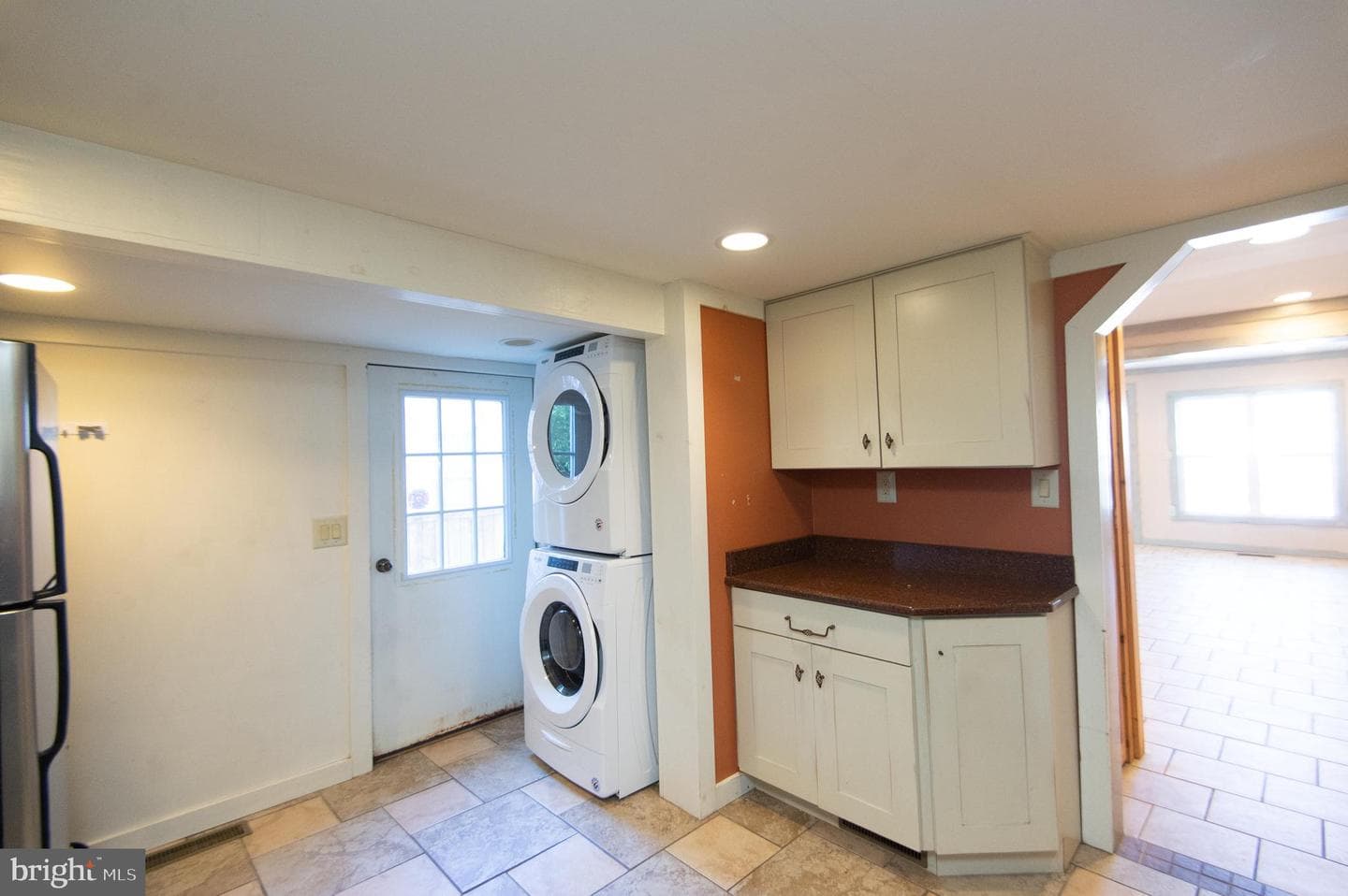 102 Hayward photo 14