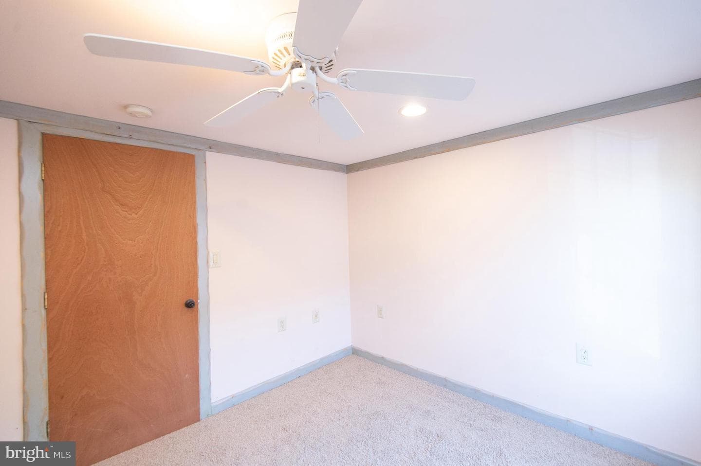 102 Hayward photo 21