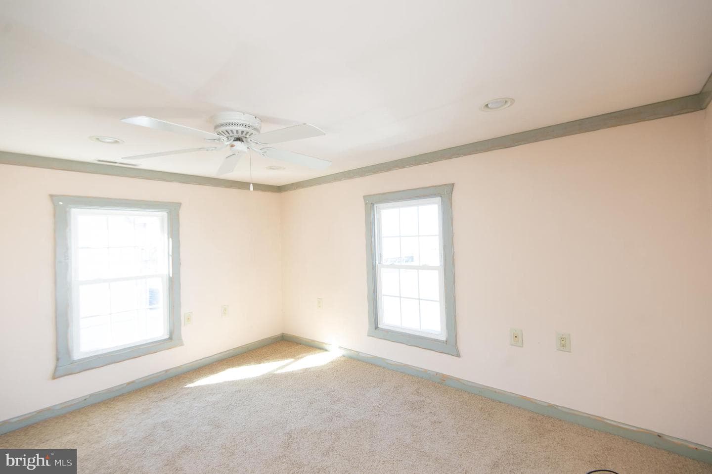 102 Hayward photo 23