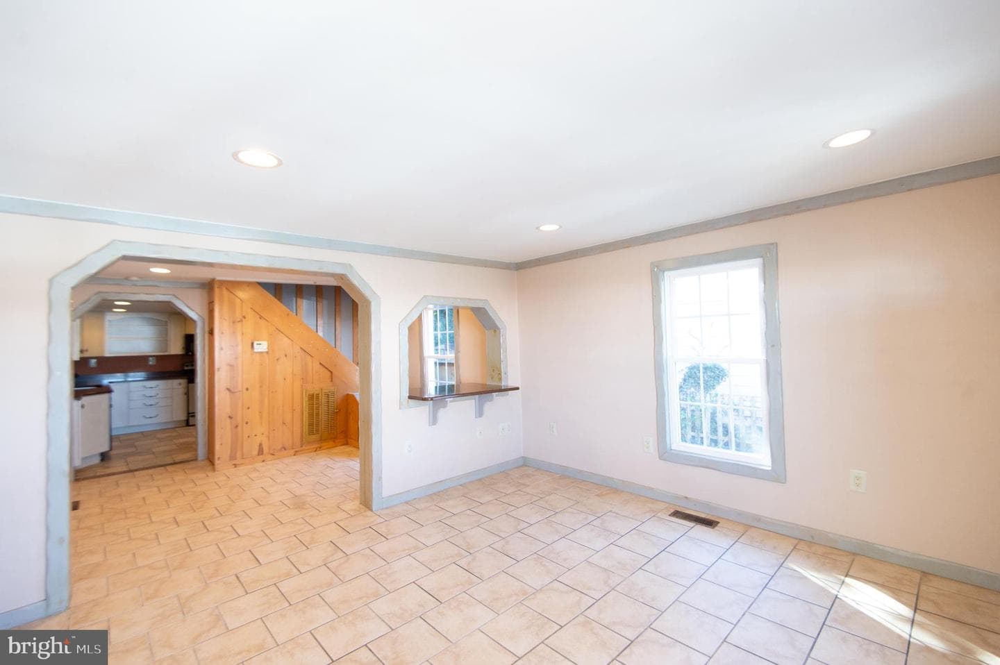 102 Hayward photo 5