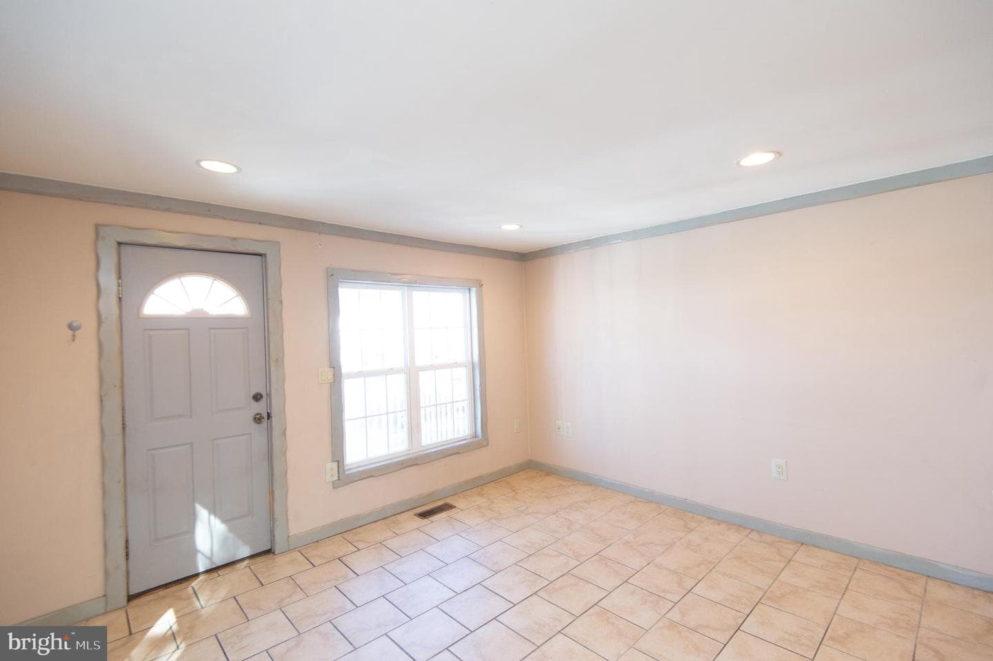 102 Hayward photo 7