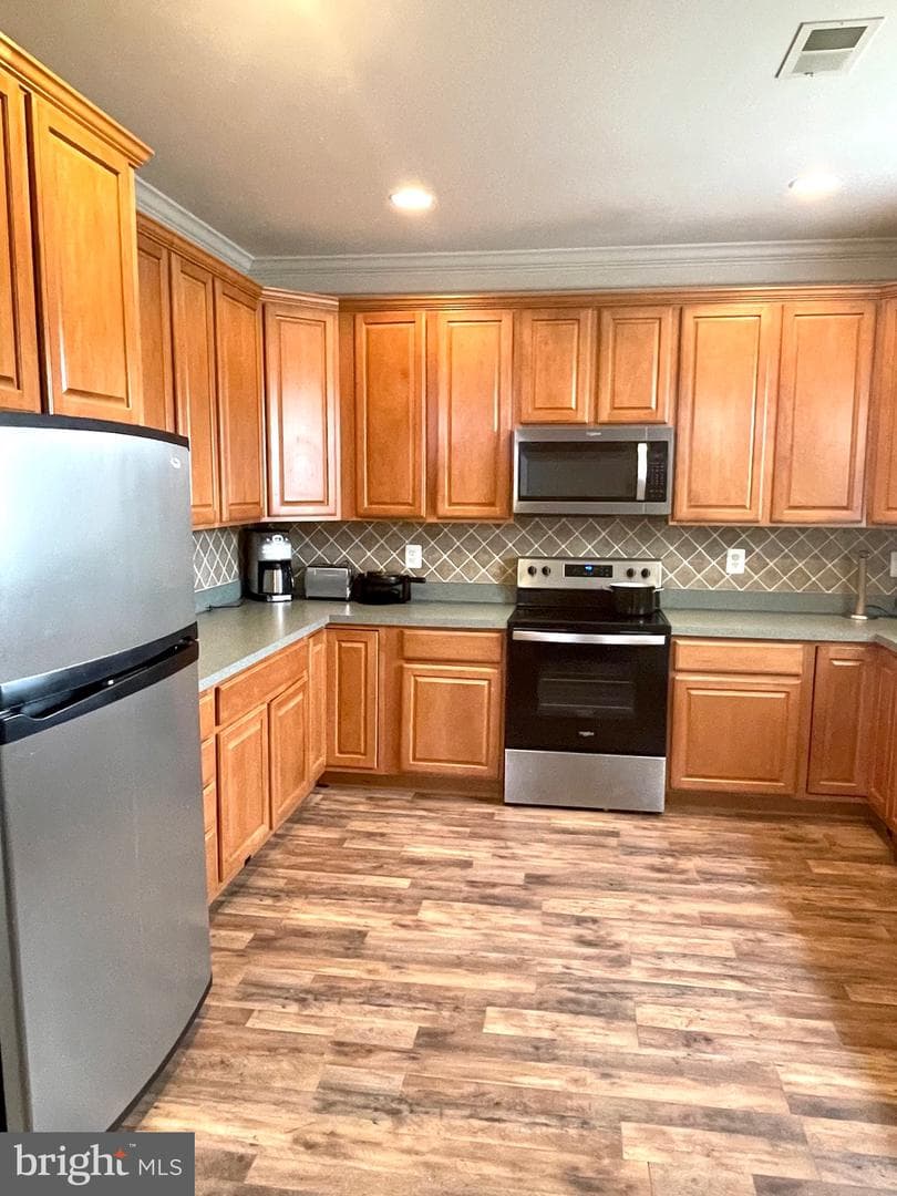 301 Old Squaw Court photo 2