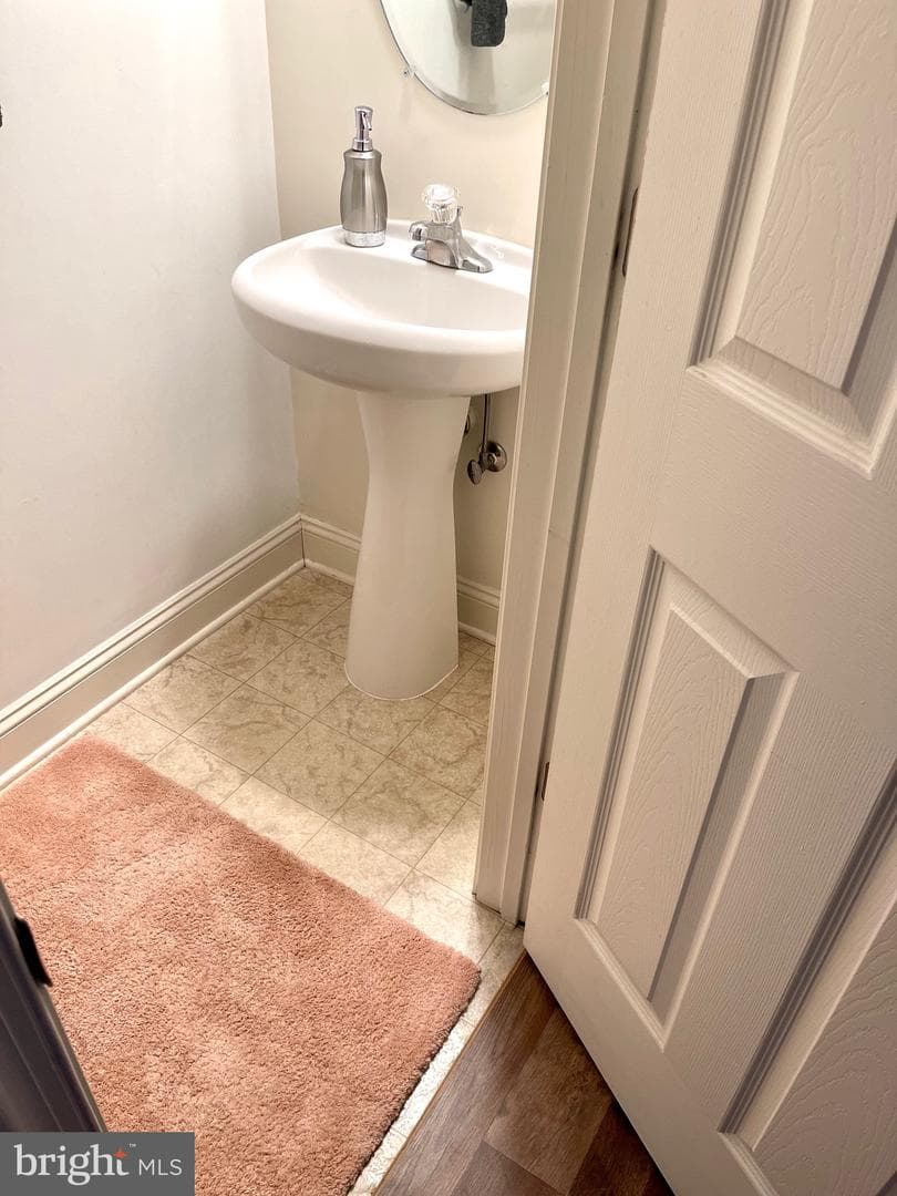301 Old Squaw Court photo 6