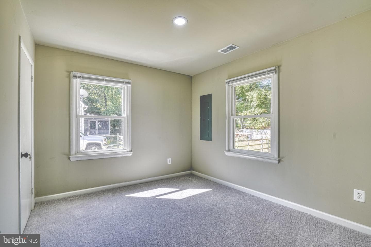 607 Edlon Park Drive photo 29