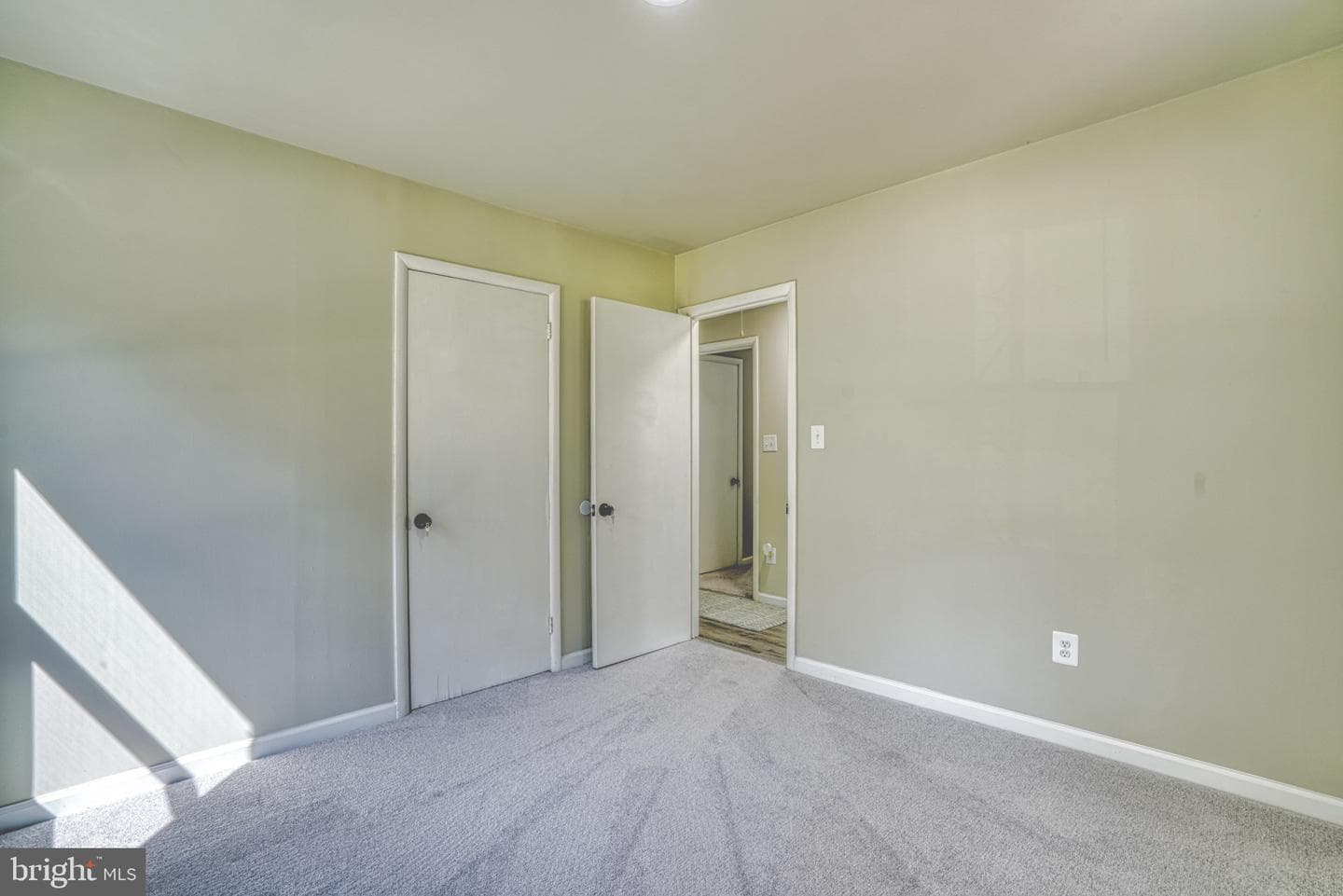 607 Edlon Park Drive photo 31
