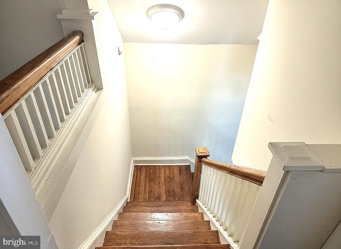 405 Leonards Lane photo 22