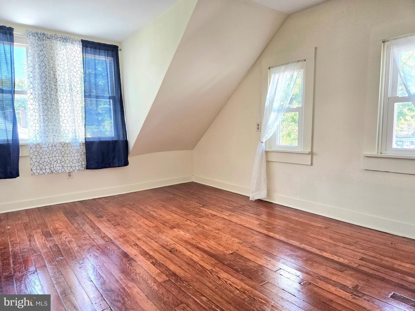 405 Leonards Lane photo 25