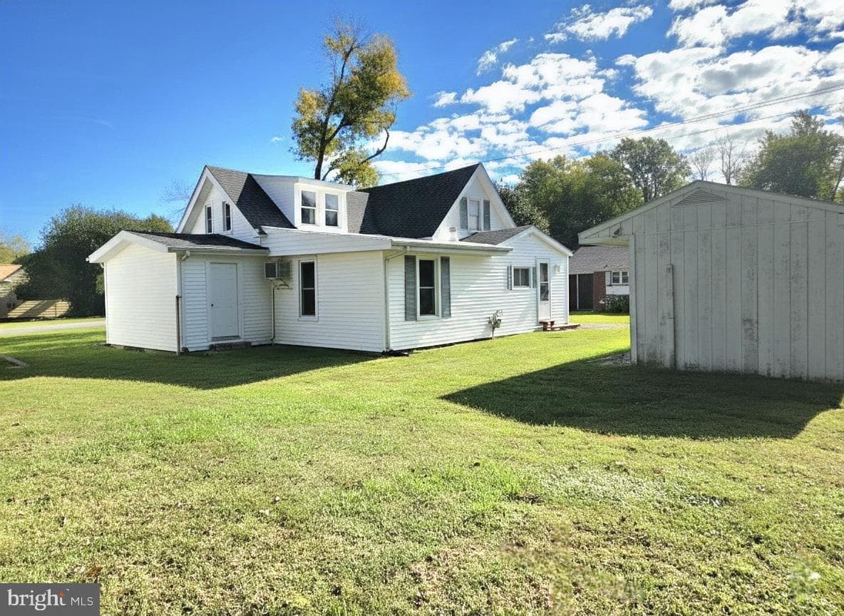 405 Leonards Lane photo 3