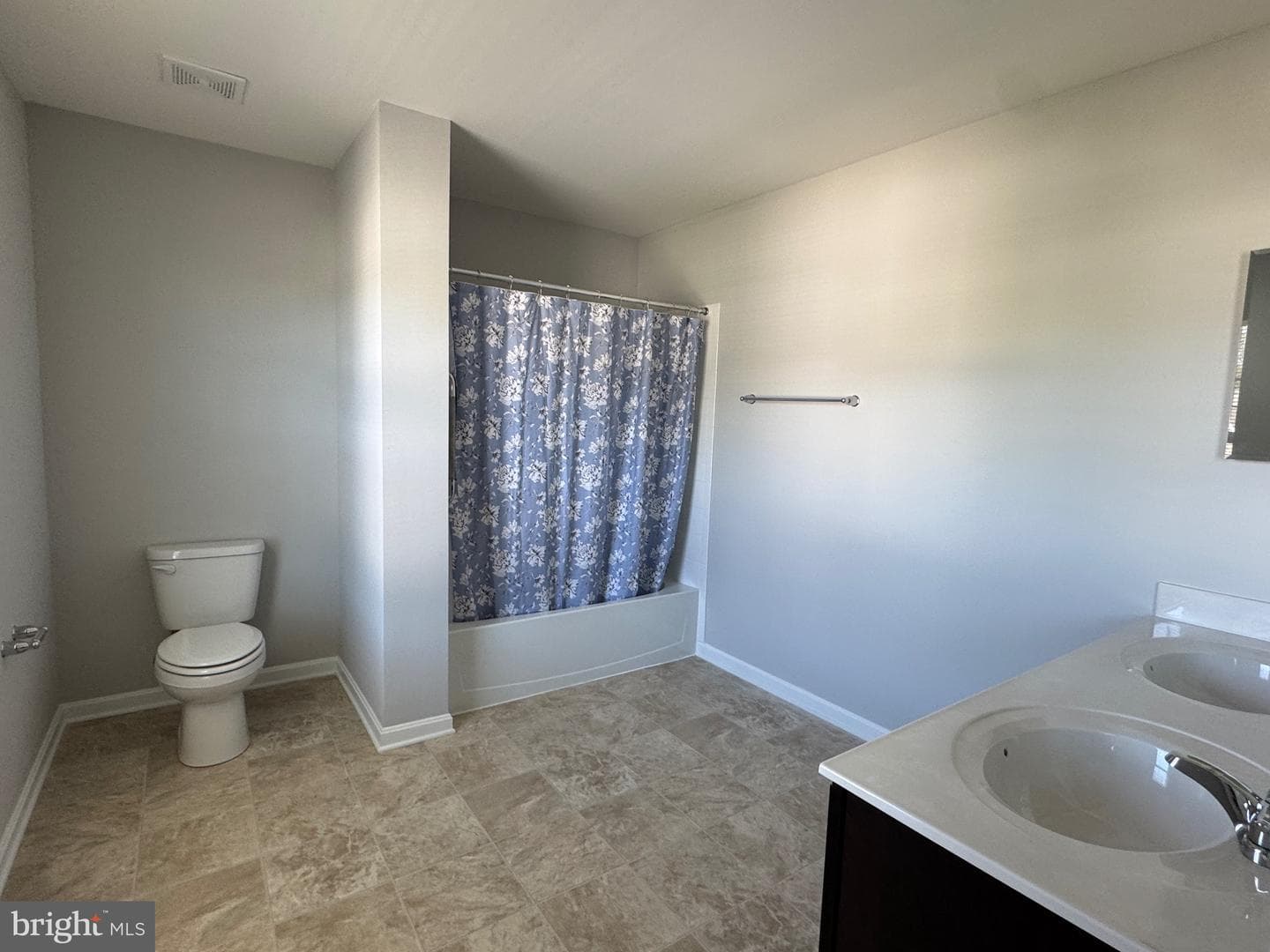101 Albemarle Court photo 39