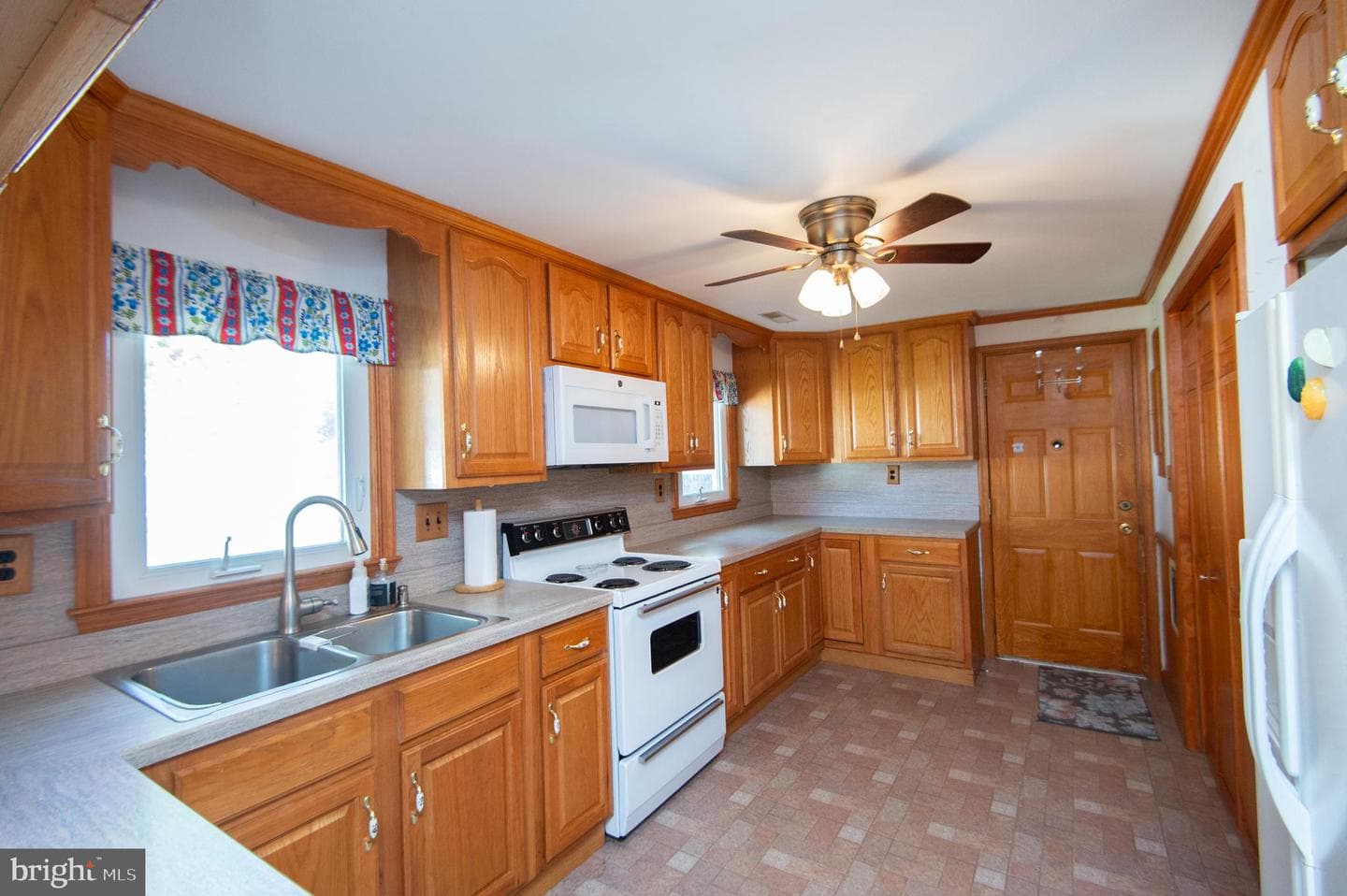 2 Oriole Drive photo 8