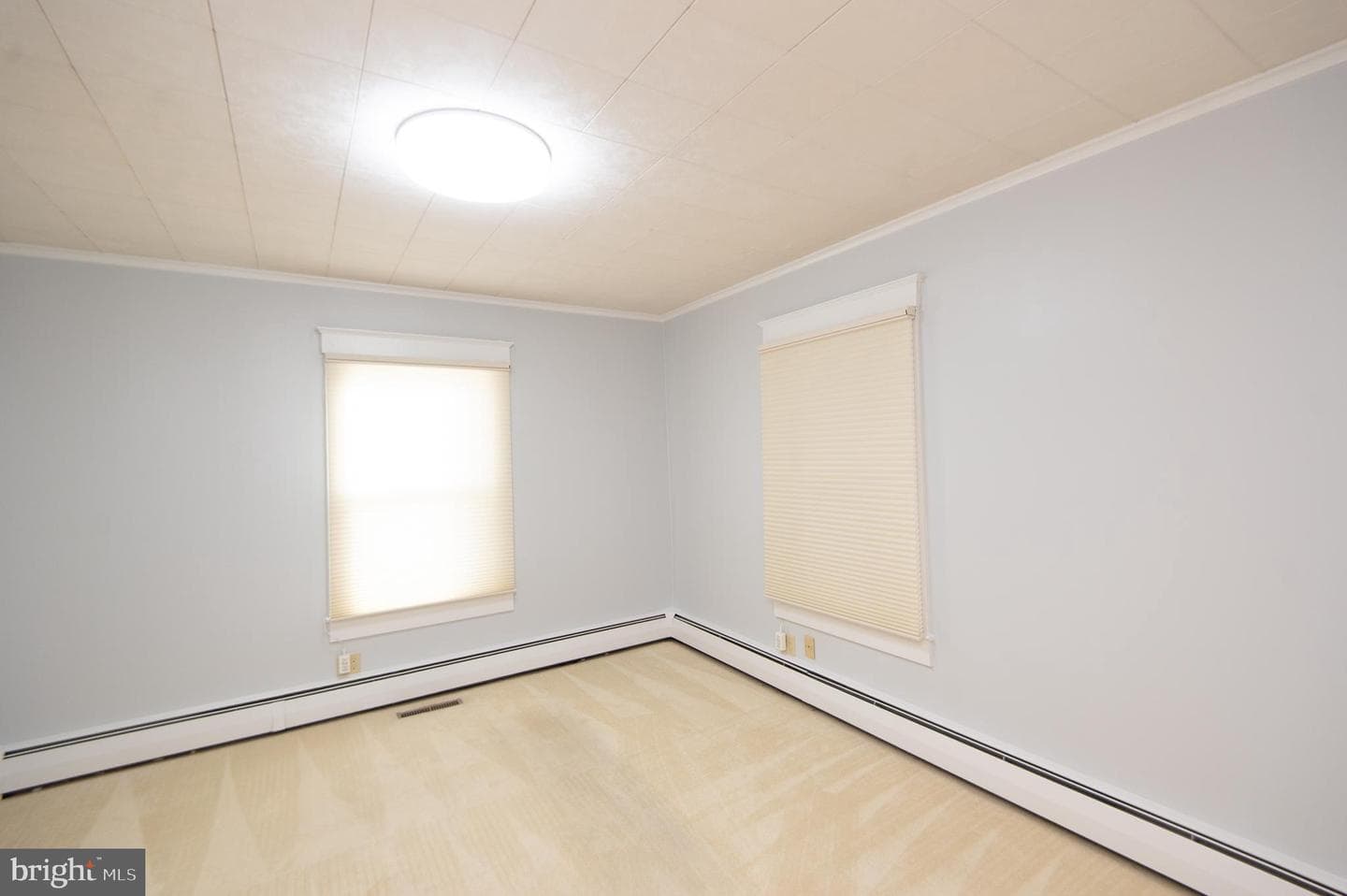 409 Bayly Avenue photo 18