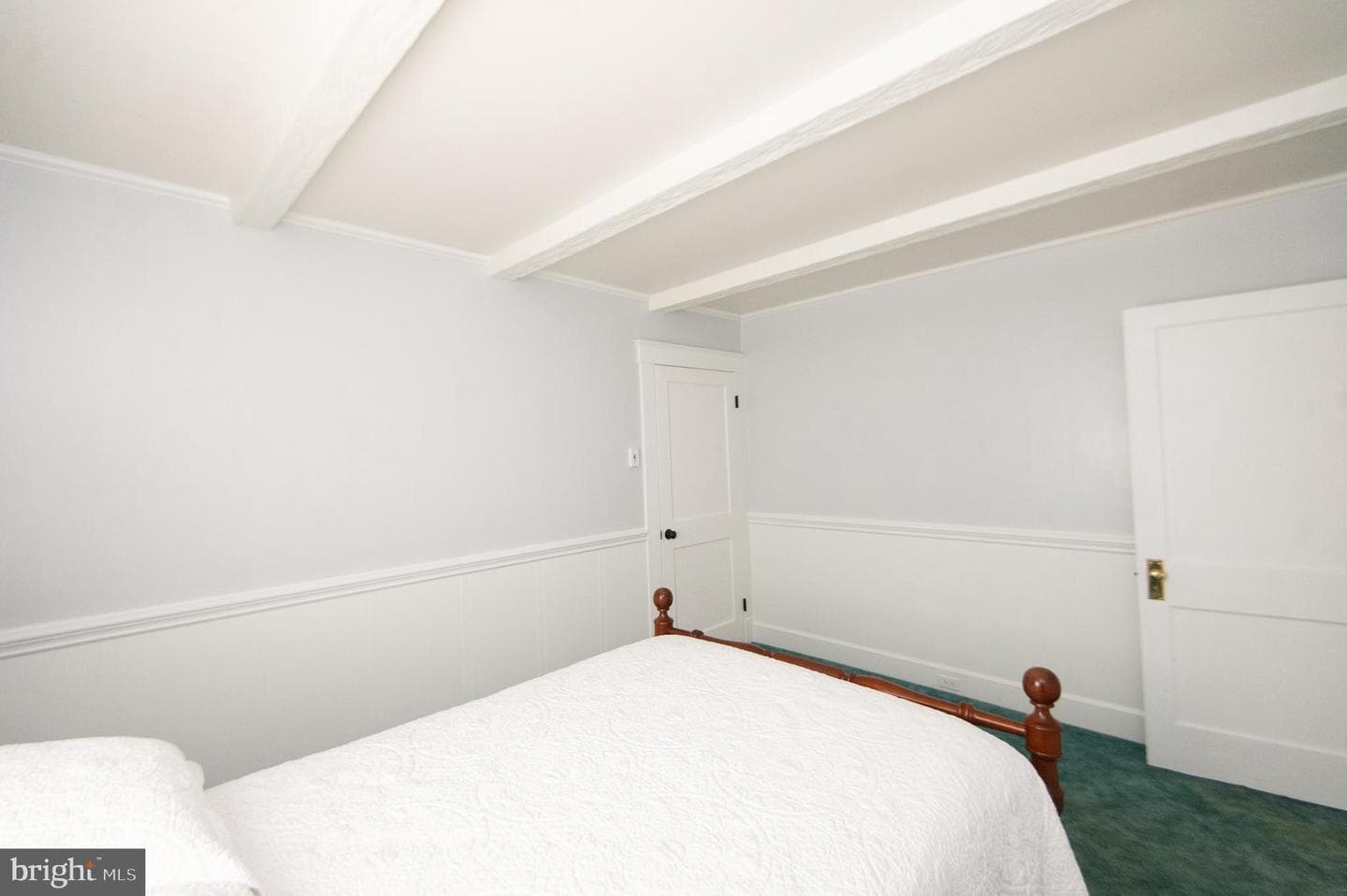 409 Bayly Avenue photo 22