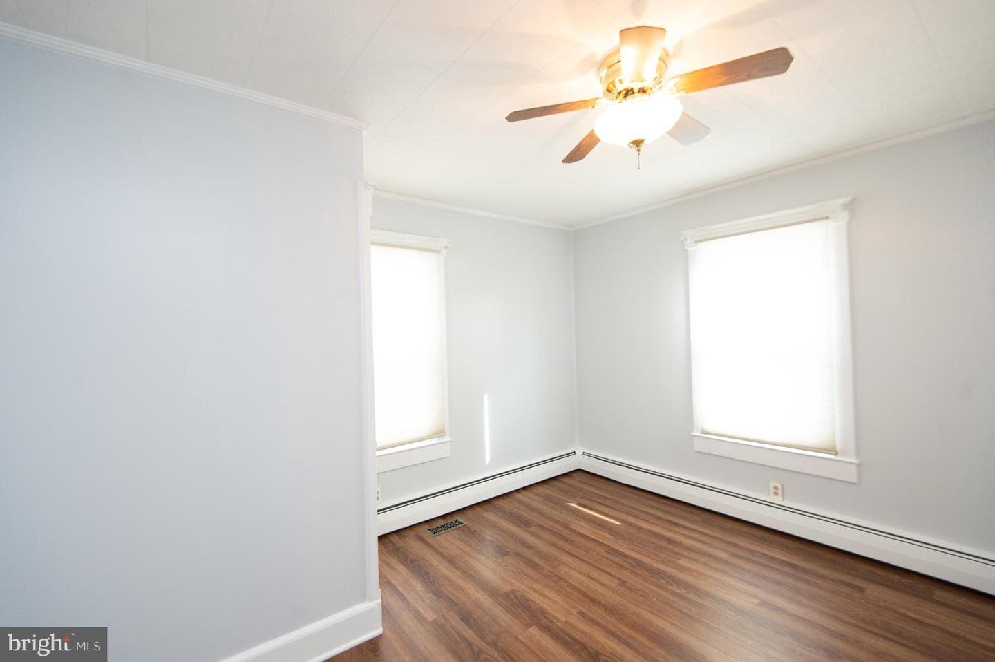 409 Bayly Avenue photo 23