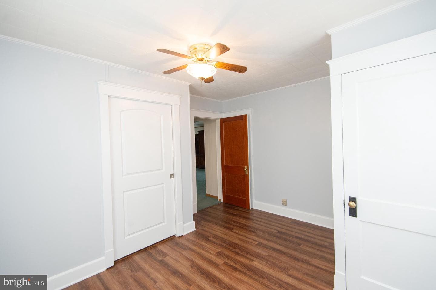 409 Bayly Avenue photo 25