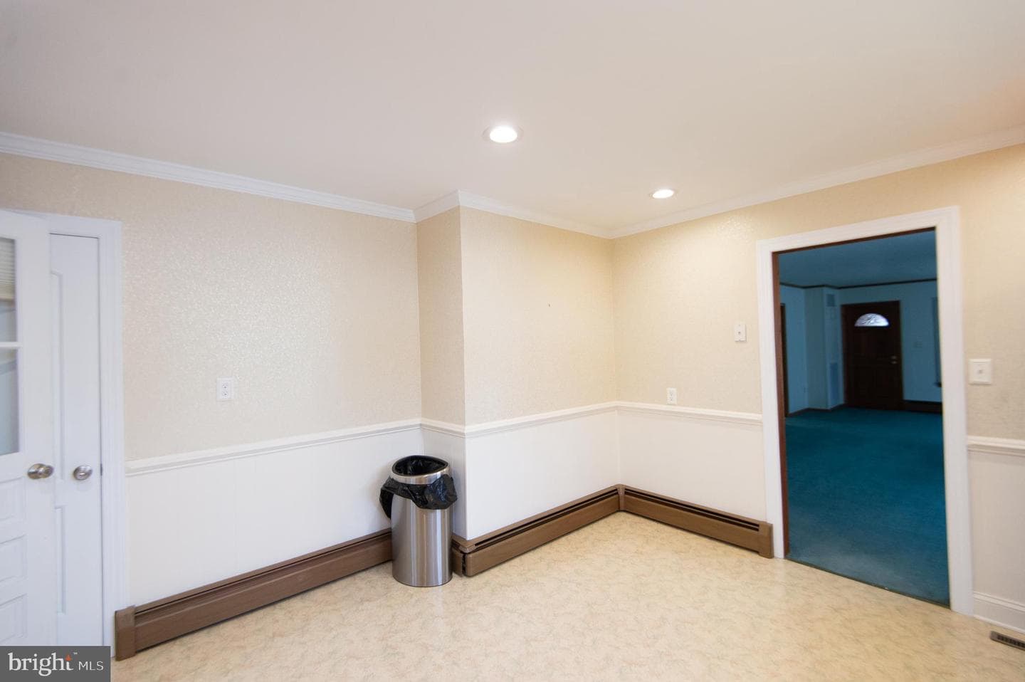 409 Bayly Avenue photo 30