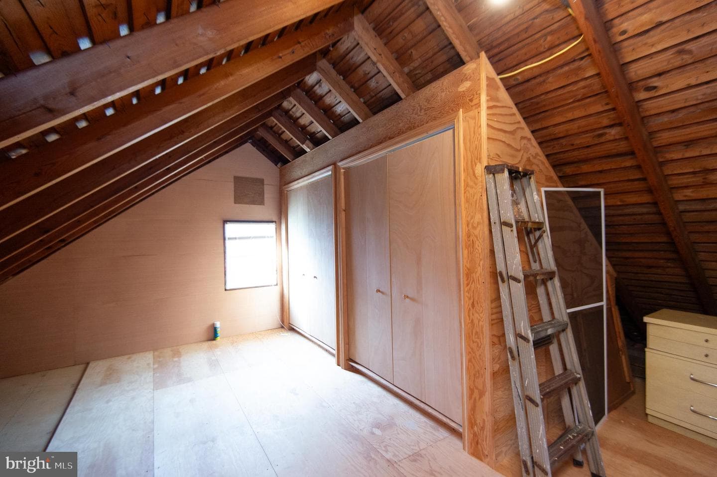 409 Bayly Avenue photo 34