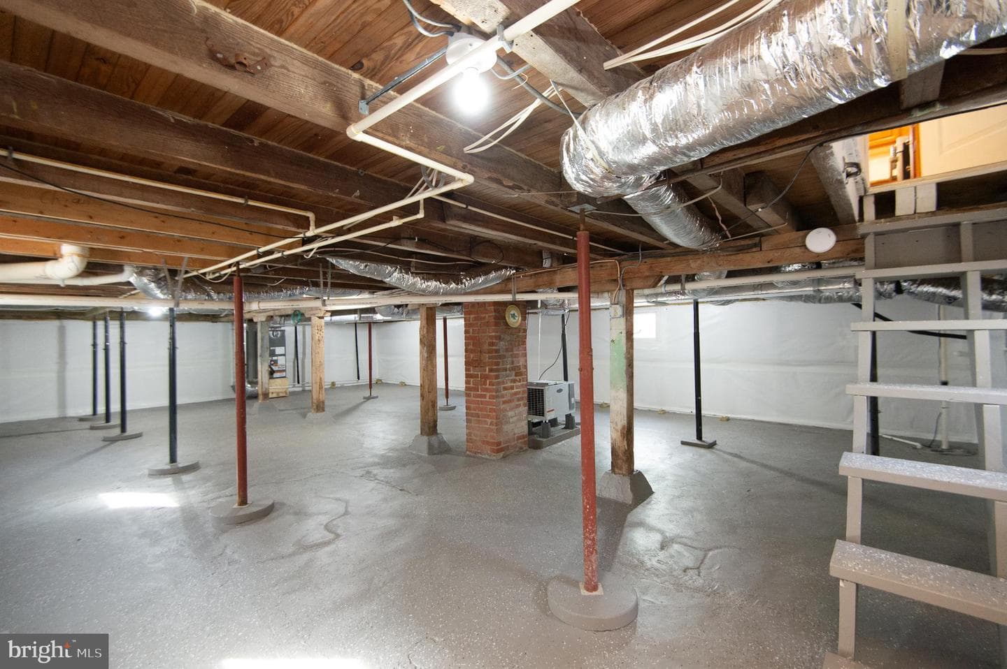 409 Bayly Avenue photo 39