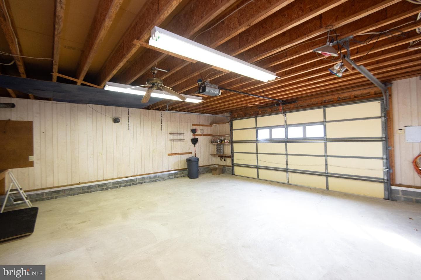 409 Bayly Avenue photo 46